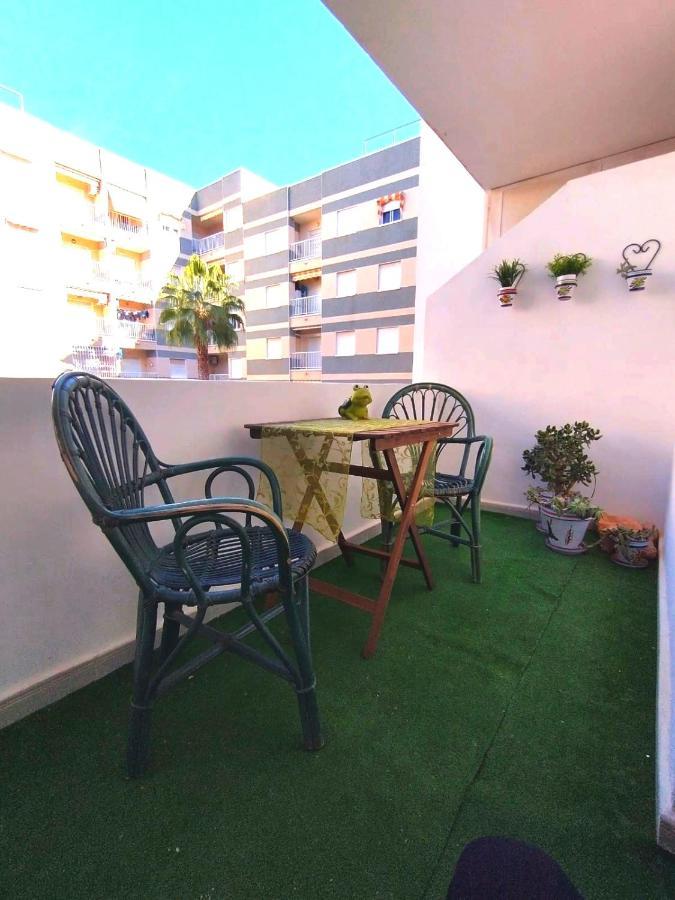 Colorful Apartment Торевиеха Екстериор снимка